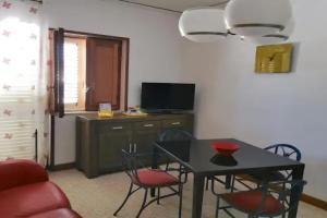 al 9, Arenella