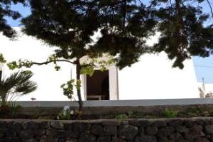 Guest House «Dammusi SOLMAR», Pantelleria Village