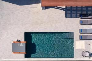 Southrock Villas, Lakhania