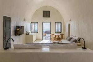 Villa Dusk & Dawn, Fira