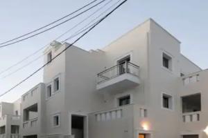 Sweet Home Naxos, Naxos Chora