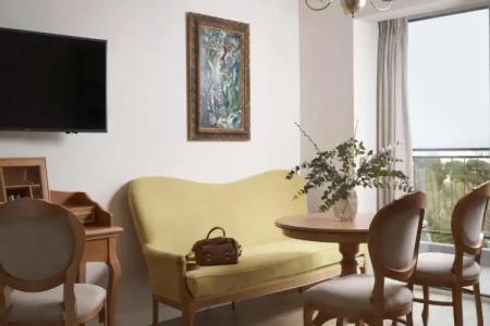 Legacy Gastro Suites - 101