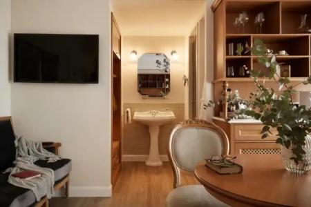 Legacy Gastro Suites - 110