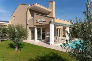 Villa Alina, Hanioti