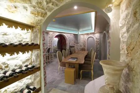 Acropolian Spirit Boutique - 25