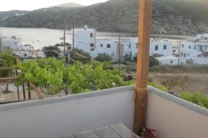 Nikoleta pension, Faros