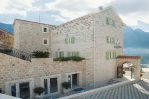 Hotel Libertas, Dobrota