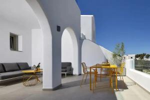 Altera Pars Suites, Messaria