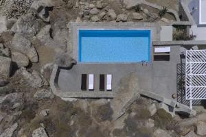 Sealine Villas, Tourlos