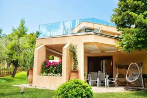 Sani Luxury Villa, Sani Beach
