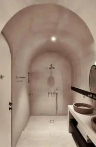 Istoria, a Member of Designs - 17