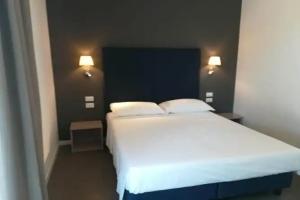 Garda Guest House, Cola