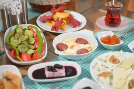 Brothers Çeşme Boutique - 9