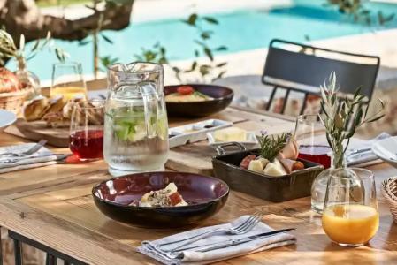 100 Rizes Seaside Resort- Small Luxurys of the World - 10