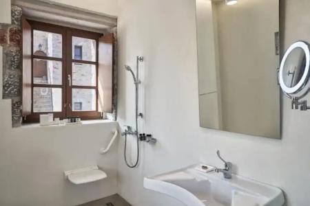 100 Rizes Seaside Resort- Small Luxurys of the World - 36