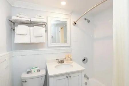 InnSeason Resorts HarborWalk - 11