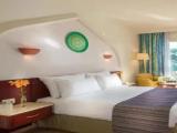 Executive Suite with pool view