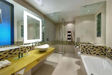 Hilton Frankfurt Airport - 8
