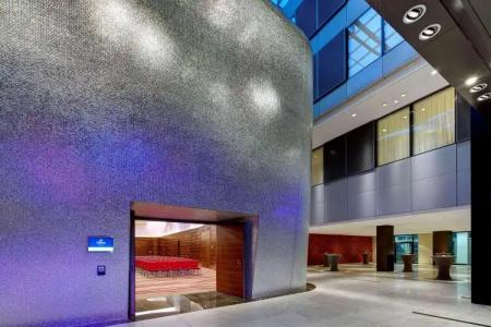 Hilton Frankfurt Airport - 16