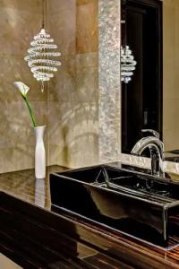 Hilton Frankfurt Airport - 10