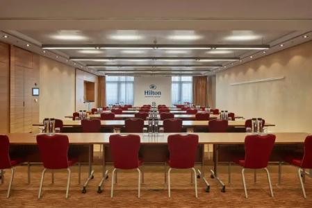 Hilton Frankfurt Airport - 18