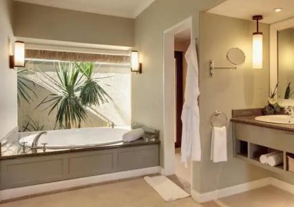 Outrigger Mauritius Beach Resort - 8