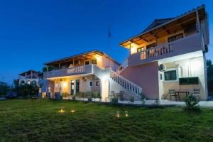 Bravo Apartments, Laganas