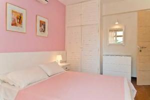 Guest House «Irina», Vasilikos