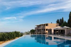 Phaedra Suites, Lixouri