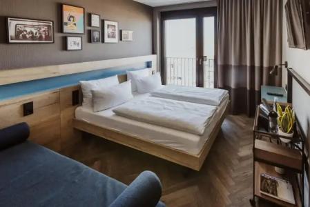 Schulz Berlin Wall at the East Side Gallery - 19