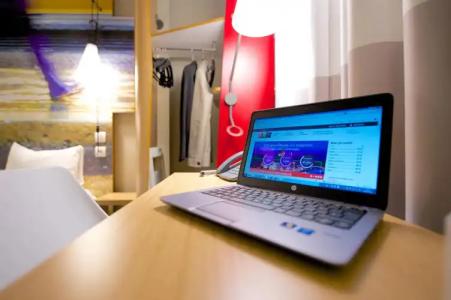 Schulz Berlin Wall at the East Side Gallery - 37