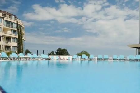 Astoria All Inclusive, Private Beach & Parking