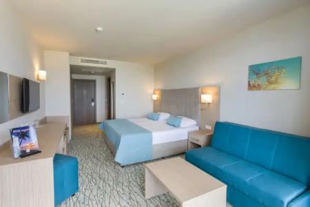 Astoria All Inclusive, Private Beach & Parking - 3