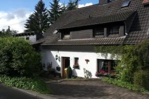 Gästezimmer Am Hüstert Guest house, Adenau