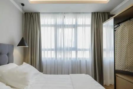 The Artist Athens - 30