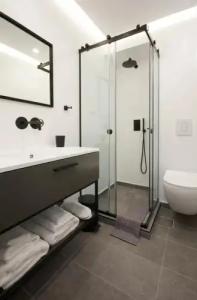 The Artist Athens - 38