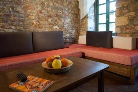 Athenian Residences - 102