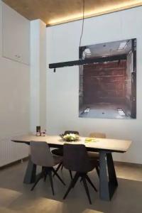 Athenian Residences - 169
