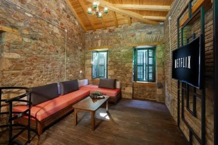 Athenian Residences - 100
