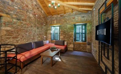 Athenian Residences - 13