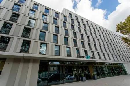 Motel One Koln-Neumarkt - 0