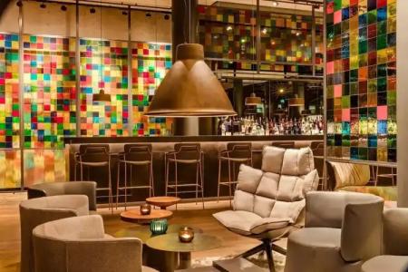 Motel One Köln-Neumarkt - 14