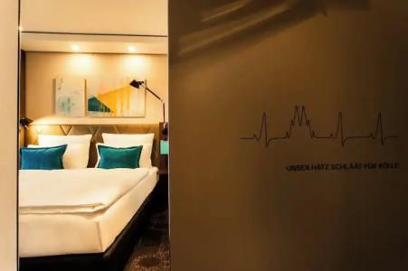 Motel One Koln-Neumarkt - 36