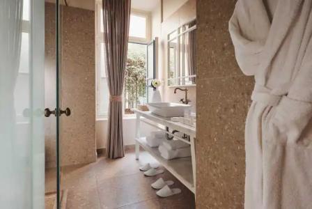 Bohemian Suites Athens - 36