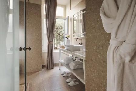 Bohemian Suites Athens - 4