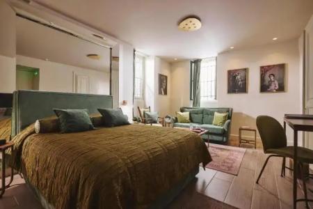 Bohemian Suites Athens - 68