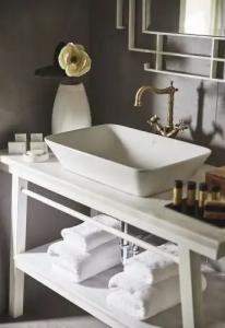 Bohemian Suites Athens - 168