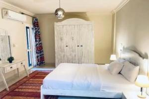 Al-Rehab: Apartment (854), Cairo