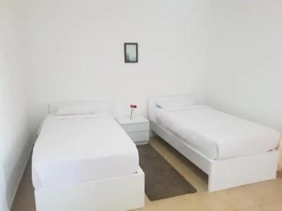 Lilly Apartments - 124