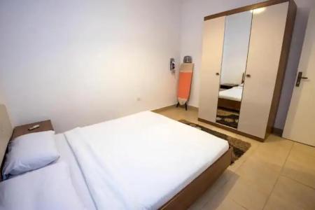 Lilly Apartments - 200